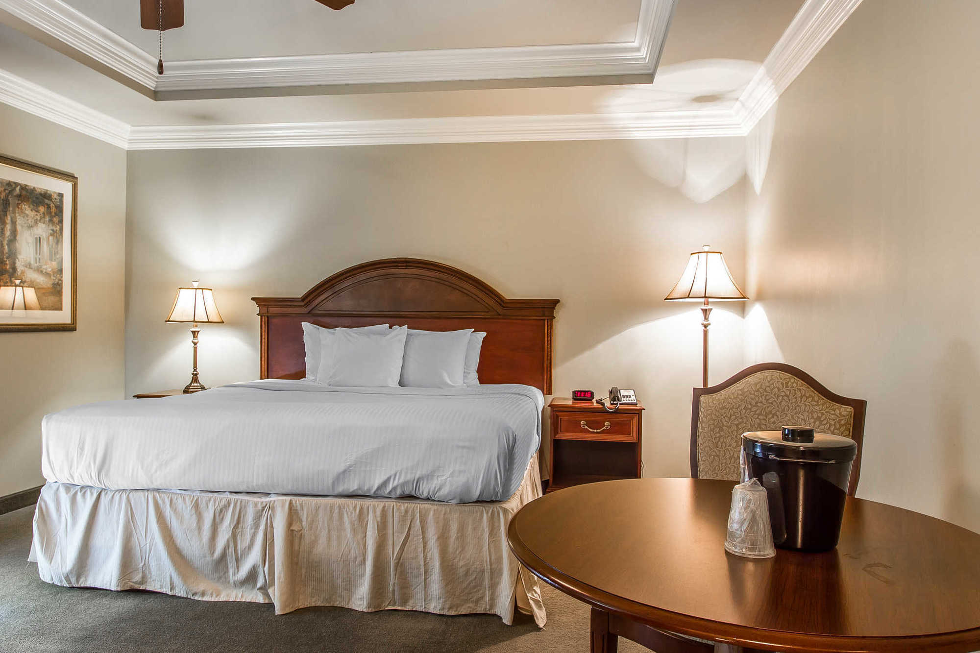 The Juliet Hotel Lafayette Room photo